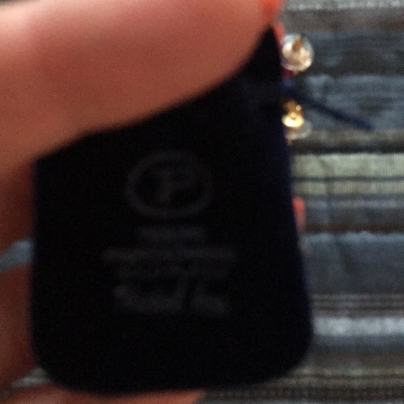 Tiny earrings :) - Picture 2 of 4